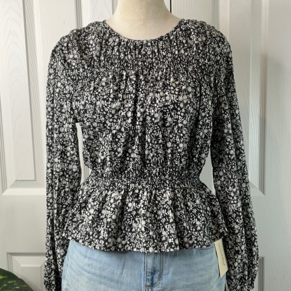 Universal Thread - Women's Long Sleeve Peplum Blouse - Picture 6 of 12